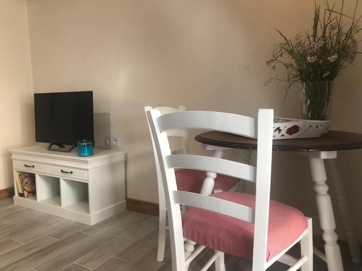 Camping Les Arbois 호텔 Montjay  외부 사진